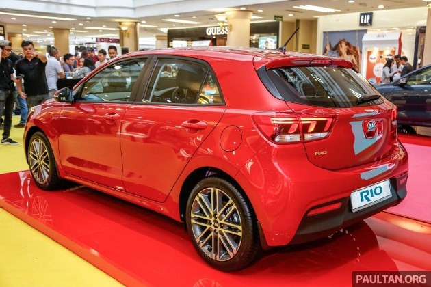 kia rio 2017 chot gia 424 trieu dong