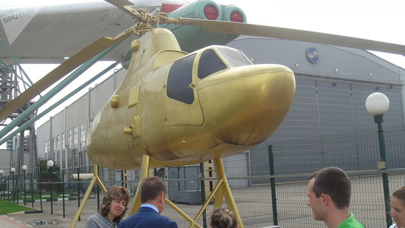 photo ben trong mot nha may san xuat may bay truc thang cua nga