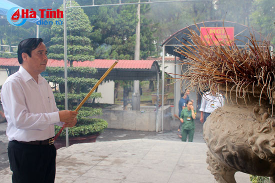 pho ban to chuc trung uong dang huong tang qua tai dong loc