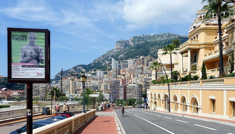 choang vang cuoc song sieu giau o quoc gia 1 3 dan la trieu phu