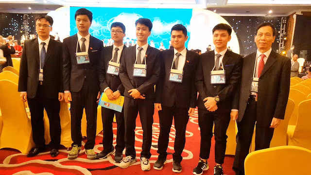 viet nam tiep tuc doat 4 huy chuong vang olympic vat li quoc te 2017