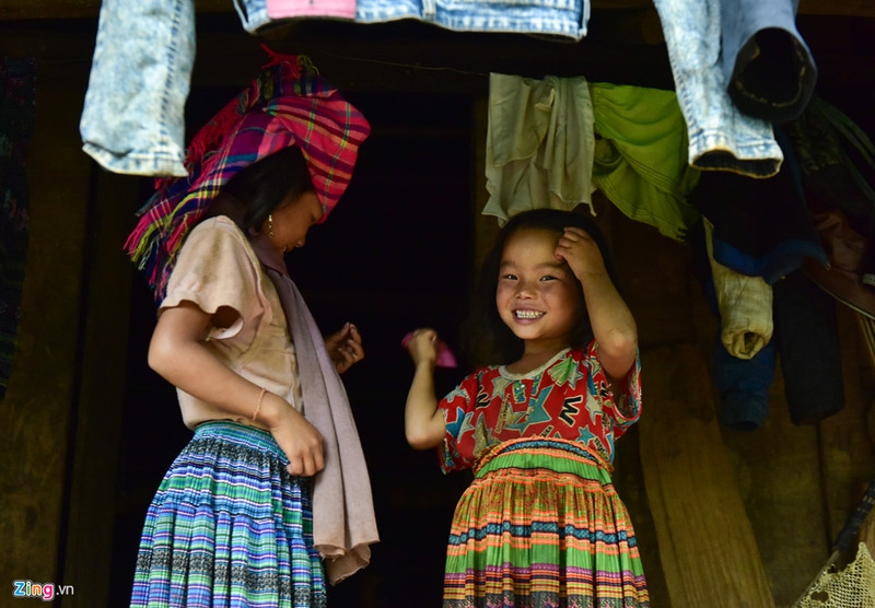 hang dong sau hang km chua co dau chan du khach o mu cang chai