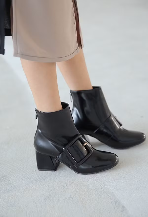 5 kieu giay dep giup ban tre trung quen tuoi tac