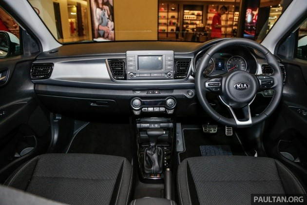 kia rio 2017 chot gia 424 trieu dong