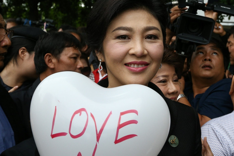 ba yingluck doi mat 10 nam tu giam tai phien toa cuoi cung