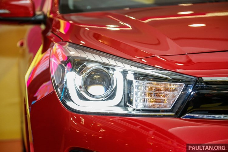 kia rio 2017 chot gia 424 trieu dong