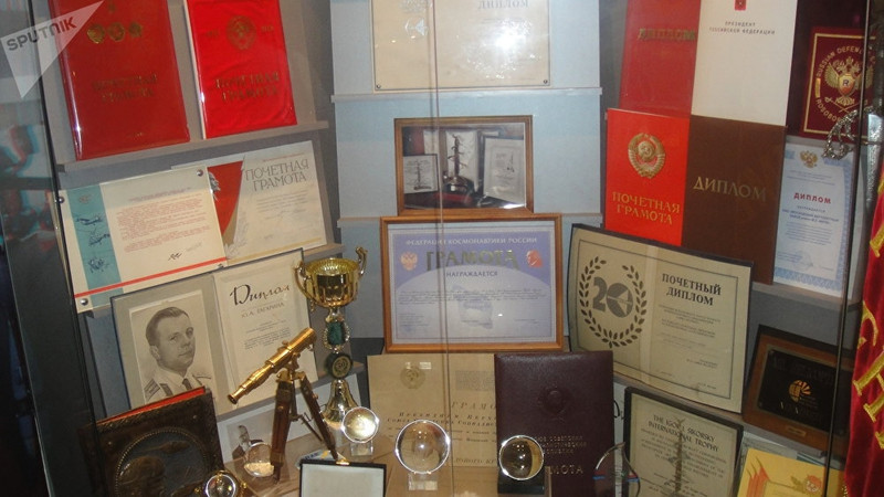 photo ben trong mot nha may san xuat may bay truc thang cua nga