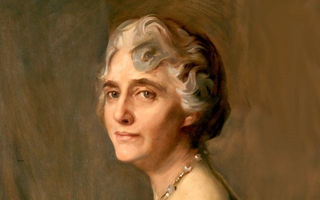 Lou Hoover, vợ tổng thống Herbert Hoover, là người phụ nữ đầu tiên ở Mỹ nhận bằng cử nhân về địa chất năm 1898. Bà biết 5 ngôn ngữ và là người đầu tiên nói chuyện trên đài phát thanh. Ảnh: whitehousehistory. nhung bong hong dang sau cac tong thong my