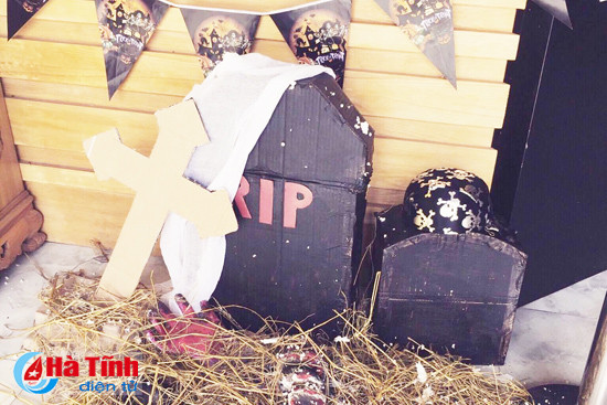 gioi tre tp ha tinh hao huc chao don halloween