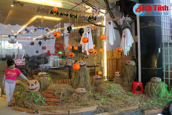 gioi tre tp ha tinh hao huc chao don halloween