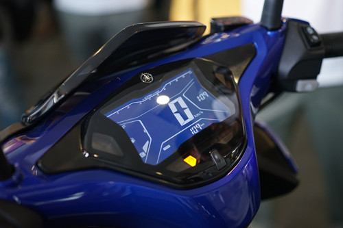 Đồng hồ hiển thị full-LCD với số chỉ tốc độ to nhất chính giữa. yamaha nvx ra mat tuong lai moi cua nouvo