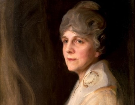 Florence Harding, đệ nhất phu nhân của tổng thống Warren G. Harding, là người đầu tiên thực sự hiểu và cố gắng phát triển truyền thông ở Washington. Bà cũng là người phụ nữ đầu tiên để vận động một cách công khai cho chồng và thường xuyên mời những ngôi sao Hollywood tới Nhà Trắng. Vào Nhà Trắng năm 61 tuổi, bà là người phụ nữ lớn tuổi nhất tính tại thời điểm vào tòa nhà quyền lực này, sau khi thông qua Tu chính án thứ 19, cho phép phụ nữ có quyền bầu cử. Ảnh: whitehousehistory. nhung bong hong dang sau cac tong thong my