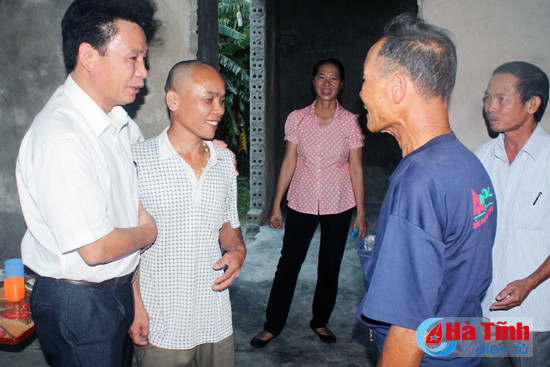 nhung ngay thang kinh hoang cua 2 thuyen vien bi cuop bien bat giu