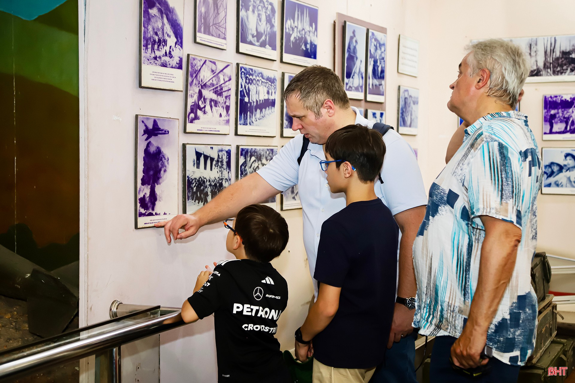 Tôi rất vui khi ngày càng có nhiều du khách tìm về Ngã ba Đồng Lộc để tìm hiểu lịch sử. Mỗi lượt khách đến không chỉ là sự quan tâm mà còn là sự tiếp nối những ký ức thiêng liêng.