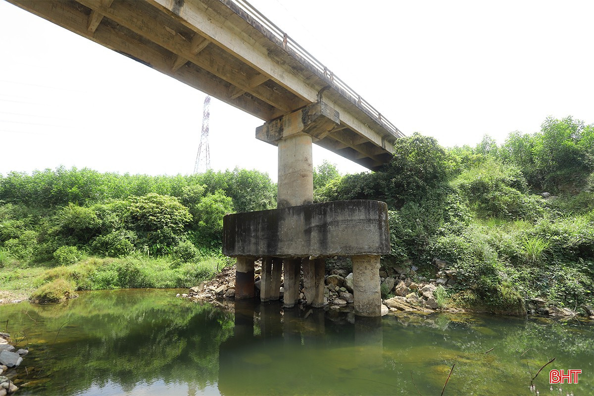 Cầu Cơn Gáo hiện bị hư hỏng nặng phần mố và trụ cầu. bqbht_br_kiem-tra-pctt-tkcn-2.jpg