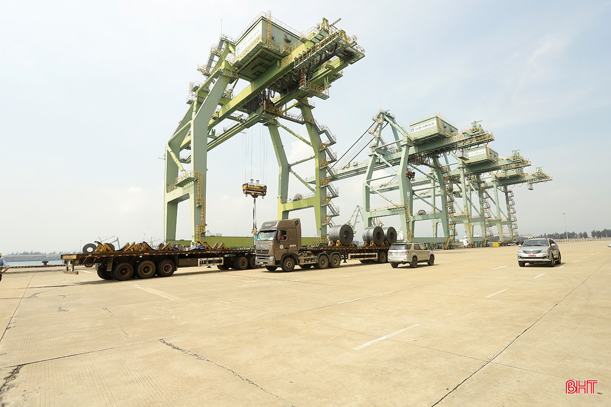 Cảng Sơn Dương - Vũng Áng dễ chịu tác động trực tiếp của các loại hình thiên tai, nhất là bão, áp thấp nhiệt đới. bqbht_br_kiem-tra-pctt-tkcn-6.jpg