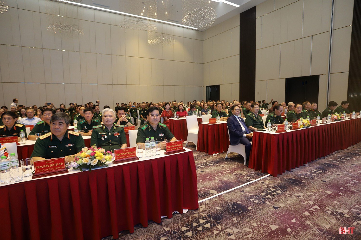 Các đại biểu dự cuộc gặp mặt nguyên cán bộ lãnh đạo chỉ huy BĐBP 2 tỉnh Hà Tĩnh, Nghệ An qua các thời kỳ. bqbht_br_bo-doi-bien-phong-7.jpg