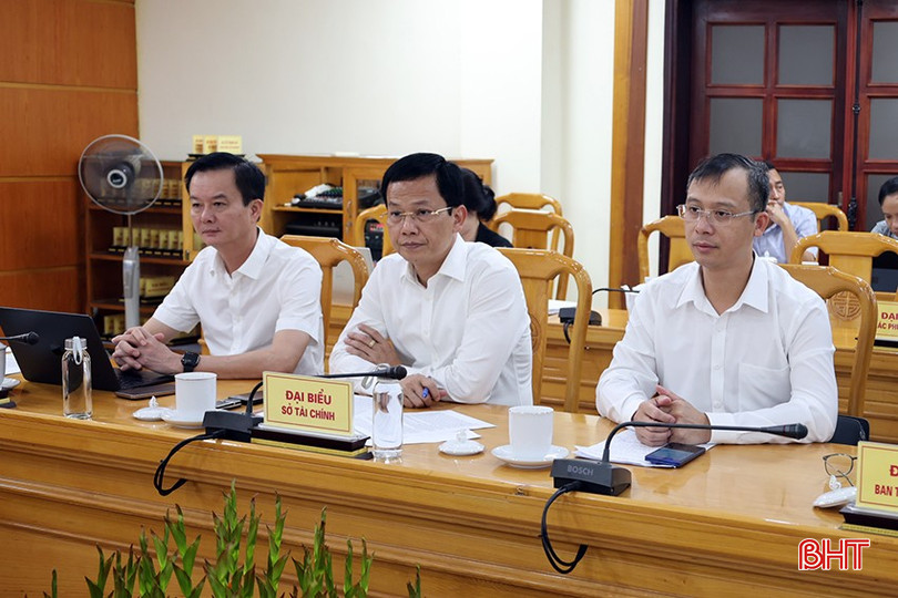 Đại biểu tham dự buổi làm việc tại điểm cầu Hà Tĩnh. bqbht_br_uy-ban-1.jpg