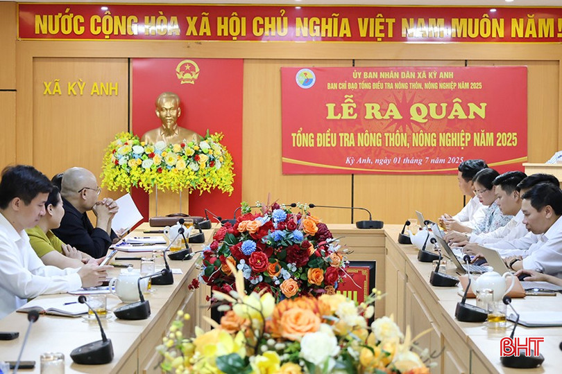 Đại biểu tham dự lễ ra quân tổng điều tra nông thôn nông nghiệp năm 2025 tại xã Kỳ Anh. bqbht_br_tong-dieu-tra-5.jpg