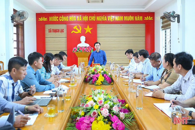 Lãnh đạo Sở Nông nghiệp và Môi trường Hà Tĩnh làm việc với một số địa phương bổ cứu công tác phòng, chống dịch bệnh trên cây trồng, vật nuôi. bqbht_br_huan-2.jpg
