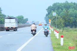 "Vô tư" đi ngược chiều trên quốc lộ 1!