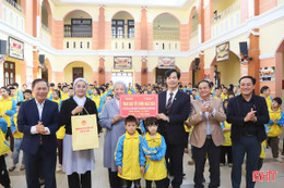 Chung tay mang Tết ấm đến các cơ sở bảo trợ xã hội tại Hà Tĩnh 