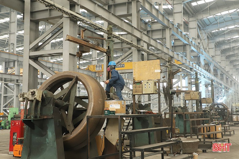 Công ty TNHH UP Hà Tĩnh là doanh nghiệp hoạt động tại KCN Phú Vinh.