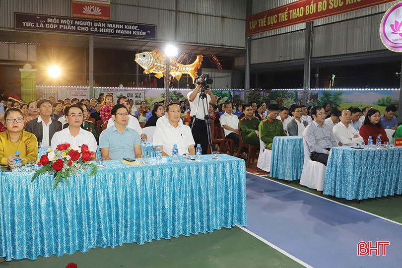 Đại biểu tham dự ngày hội.