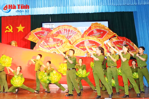 thanh nien cong an ha tinh hoc tap thuc hien 6 dieu bac ho day