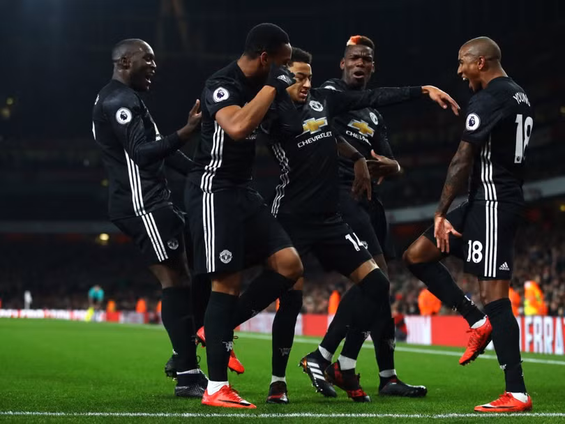man utd hai nam lien tiep la clb bong da kiem nhieu tien nhat the gioi