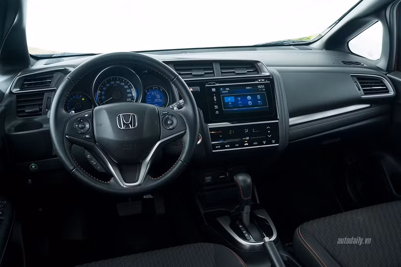 danh gia honda jazz rs xe nho co nhieu vo