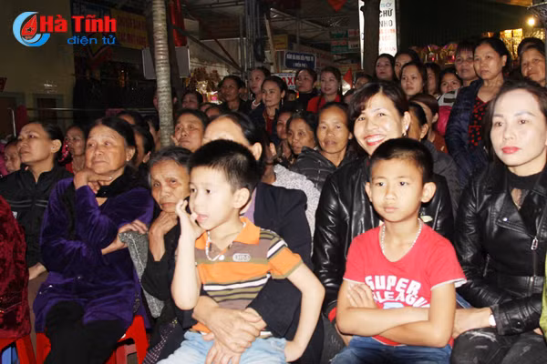 hang tram du khach mung khanh dan cong chua lieu hanh