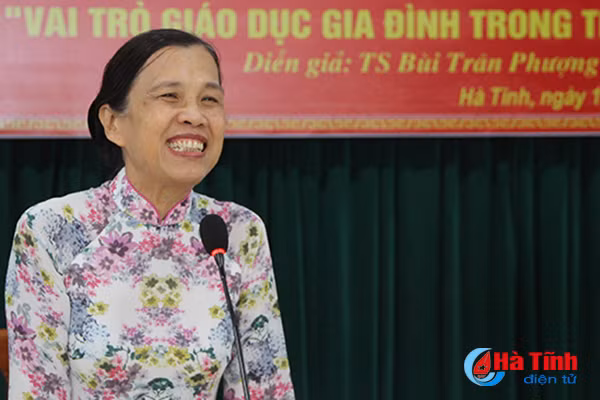 doc gia ha tinh tiep can tac pham viet ve nu sy doan thi diem