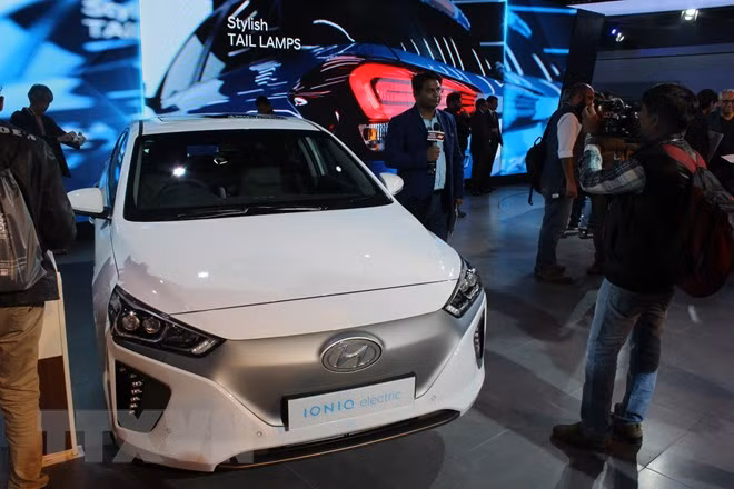 hang xe hyundai cua han quoc thu nghiem loai xe ban tu dong