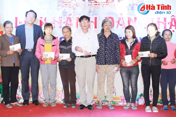 hang tram du khach mung khanh dan cong chua lieu hanh