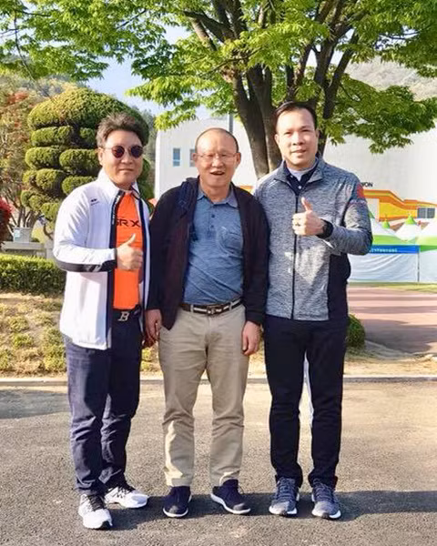 hlv park hang seo bat ngo den tham hoang xuan vinh o han quoc