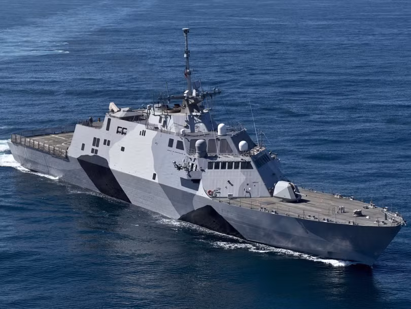 Tàu chiến ven biển (LCS) lớp Freedom là loại tàu chiến được thiết kế cho các nhiệm vụ chiến đấu ven bờ, nhằm đối phó với các tàu chiến nhỏ, xuồng tên lửa tốc độ cao, săn lùng tàu ngầm và phá thủy lôi ở những vùng nước nông. dan tau chien mat nuoc khong doi thu cua hai quan my