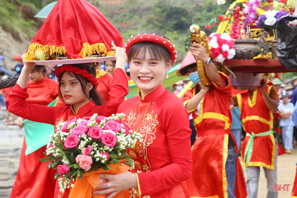 Lễ rước linh vị Chiêu Trưng Đại vương Lê Khôi