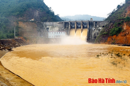Đảm bảo an toàn hồ đập trong mùa mưa bão ảnh 1