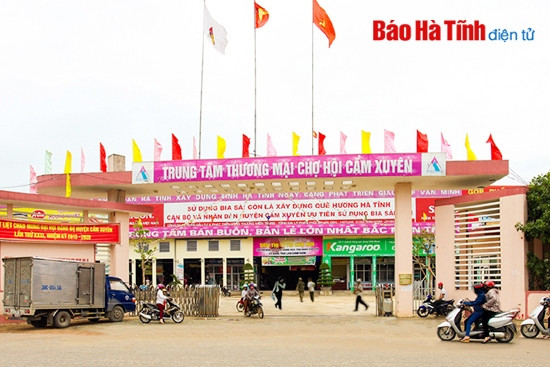 Trung tâm thương mại Chợ Hội là điển hình trong xã hội hóa đầu tư. Ảnh: Hương Thành Trung tâm thương mại Chợ Hội là điển hình trong xã hội hóa đầu tư. Ảnh: Hương Thành