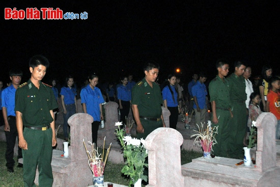 Linh thiêng đêm thắp nến tri ân các anh hùng liệt sỹ ảnh 2