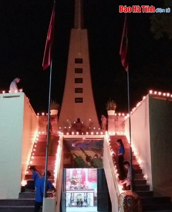 Linh thiêng đêm thắp nến tri ân các anh hùng liệt sỹ ảnh 9