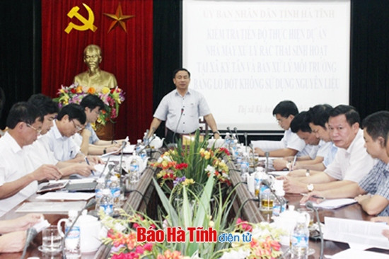 Chủ tịch UBND tỉnh Lê Đình Sơn: Các địa phương, đơn vị phải thống nhất nguyên tắc chung trên cơ sở quy hoạch mang tầm chiến lược, lâu dài, phân bổ hợp lý giữa các địa bàn Chủ tịch UBND tỉnh Lê Đình Sơn: Các địa phương, đơn vị phải thống nhất nguyên tắc chung trên cơ sở quy hoạch mang tầm chiến lược, lâu dài, phân bổ hợp lý giữa các địa bàn