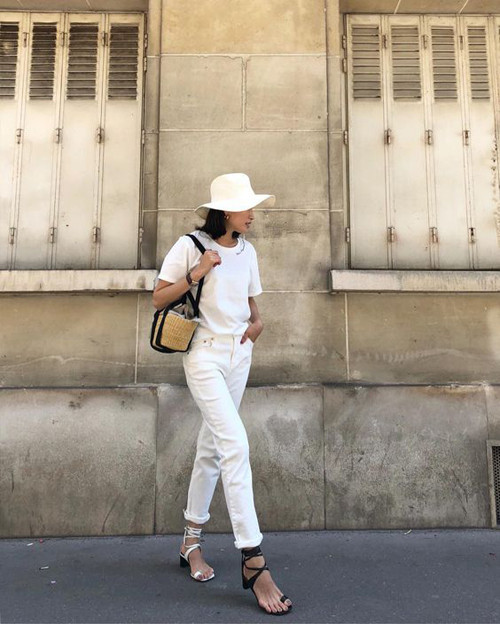 Phối đồ dạo phố theo style tối giản