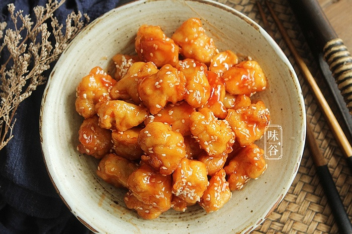 15 phút mẹ làm món ức gà sốt chua ngọt, bé càng ăn càng mê mẩn