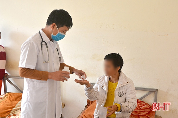 Nỗi niềm của những lương y trong “thế giới người điên”