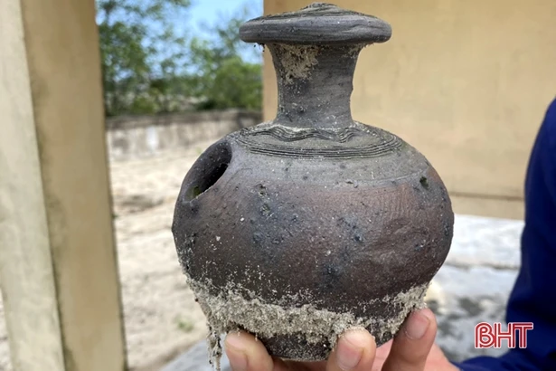 Phát hiện nhiều cổ vật tại một ngôi miếu cổ Hà Tĩnh