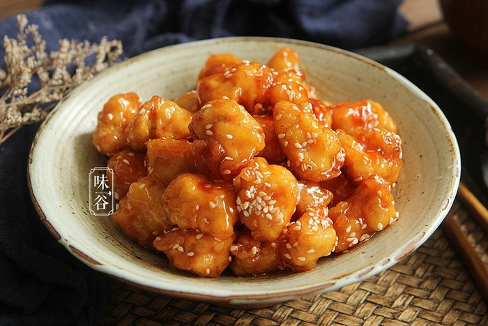 15 phút mẹ làm món ức gà sốt chua ngọt, bé càng ăn càng mê mẩn