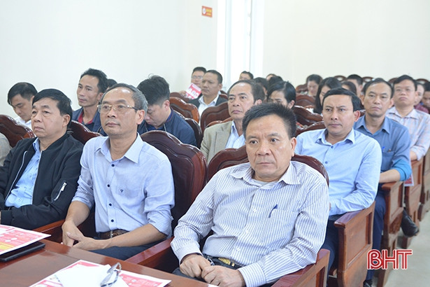 Báo cáo viên khối cơ quan và doanh nghiệp nắm bắt tình hình dịch Covid- 19