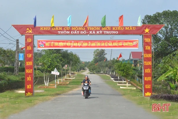 Xe ép rác tiền tỷ về tận thôn, người dân Kỳ Anh không còn lo ô nhiễm môi trường